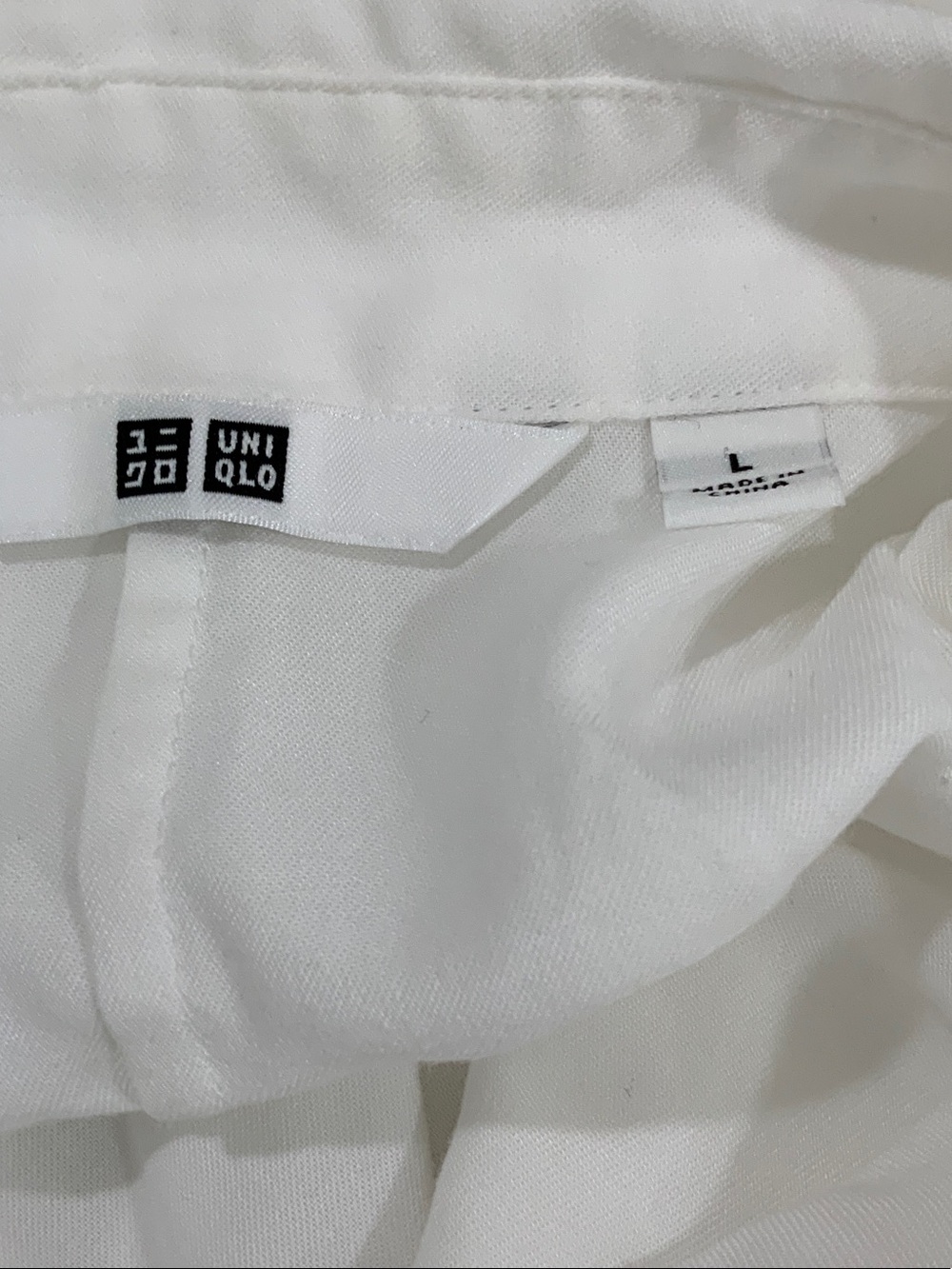 Uniqlo White Short-Sleeve Casual Button-Down Shirt - Picture 3 of 3